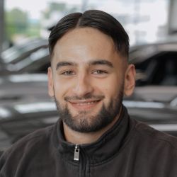 Eduard Khan